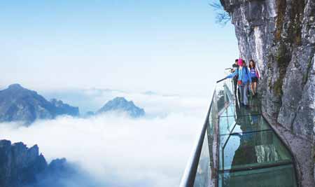 長(zhǎng)沙出發(fā)到張家界玻璃橋云天渡、森林公園、天門(mén)山玻璃棧道往返4天3晚游