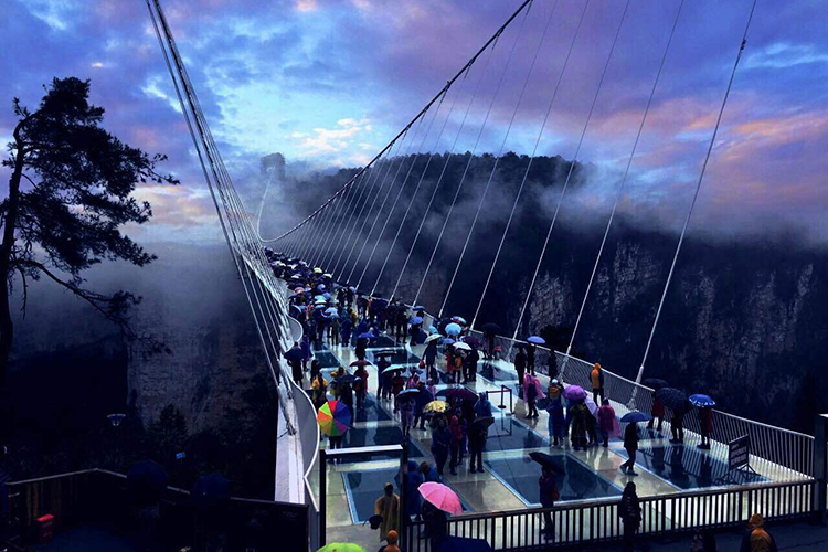 長(zhǎng)沙出發(fā)到張家界玻璃橋、天門(mén)山、玻璃棧道、鳳凰古城3日游